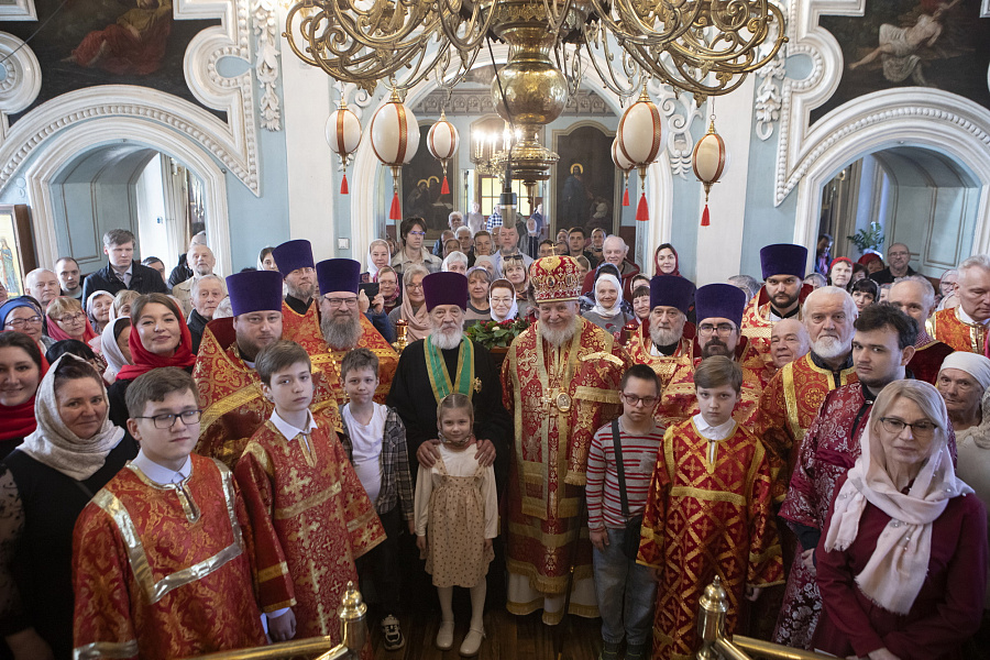 Архиерейское богослужение в Николо-Архангельском храме Балашихи